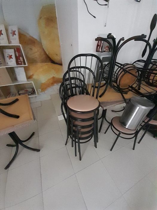 Conjunto de Mesas e Cadeiras de café
