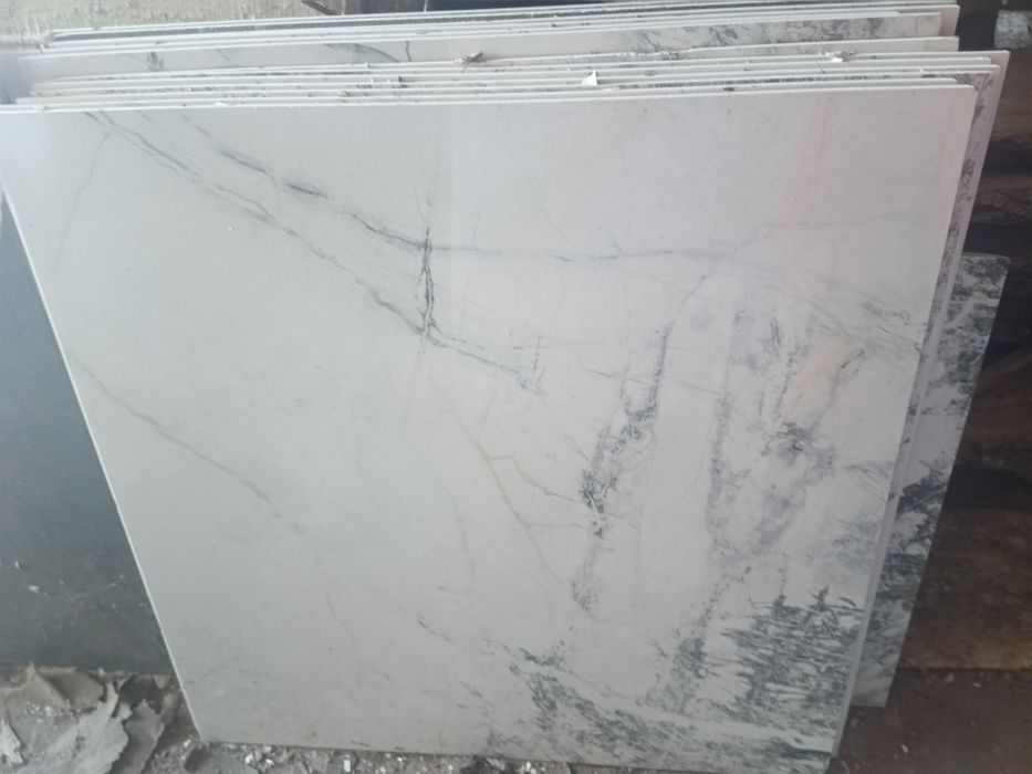 Плитка другого-третього сорту зі сколами.