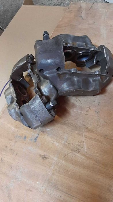 Супорт передній Форд Транзит ЛДВ Конвой ДАФ 400 R15 R16