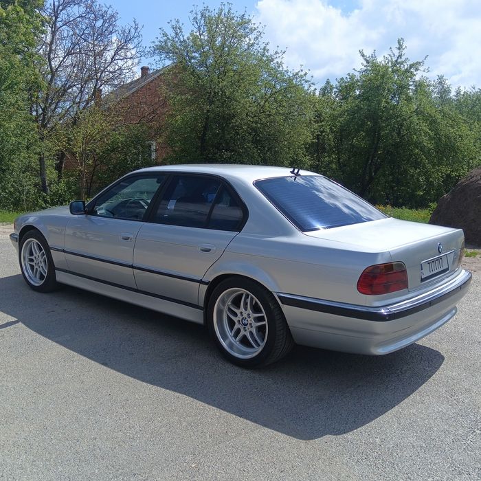 BMW series 7 e38