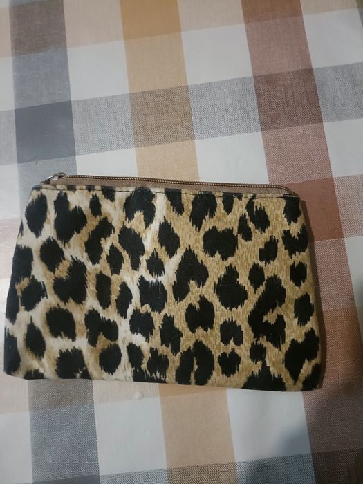 Carteira mulher marca Revlon em formato zebra ( Portes Grátis)