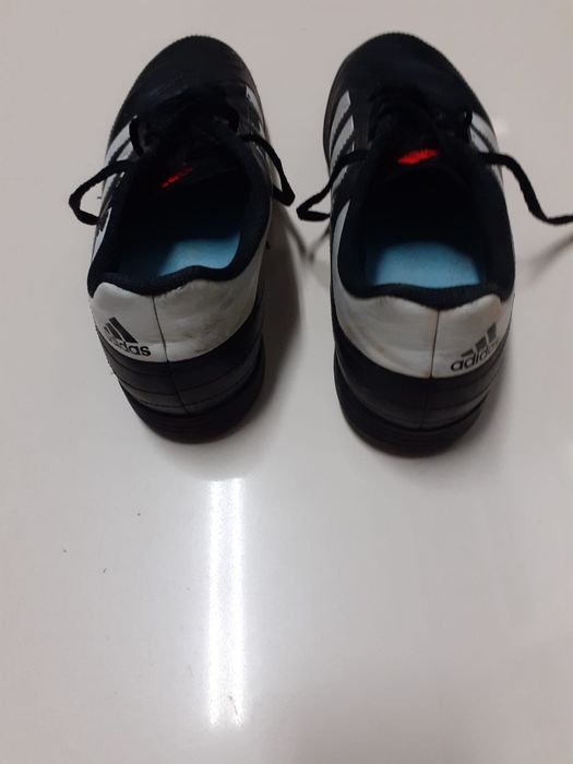 Sapatilha de futebol Adidas