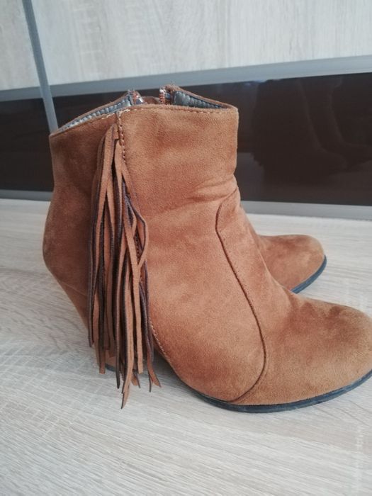 Zamszowe botki wiosenno-jesienne rozmiar 35