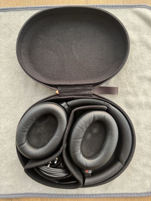 Sony WH-1000XM4 навушники з активним шумодавом у відмінному стані