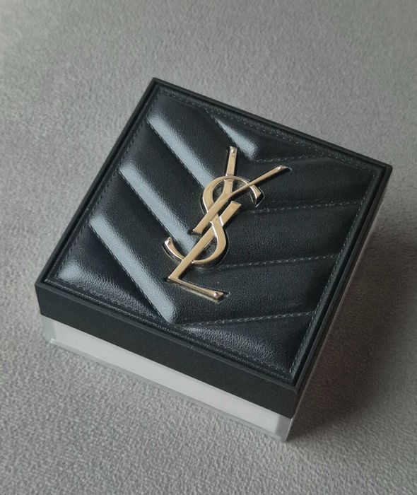 Puder sypki YSL Hyper Blur Loose Powder odcień 01 Translucent