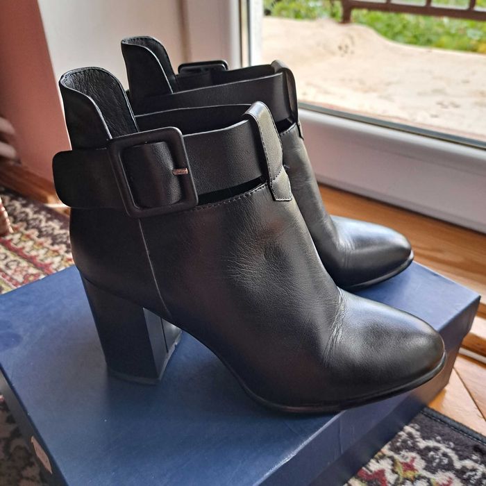 Чоботи жіночі шкіряні низькі