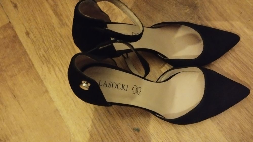 Czółenka zamszowe " Lasocki"