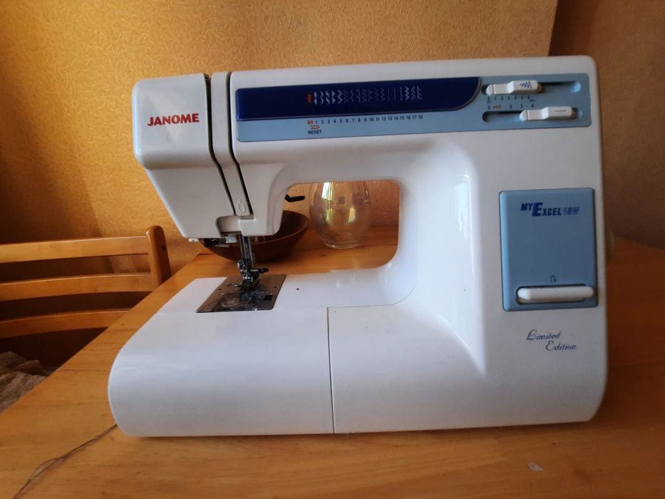 Швейная машинка Janome