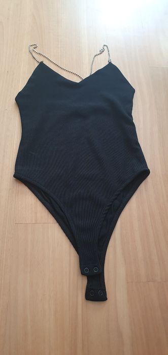 Body preto com brilhantes