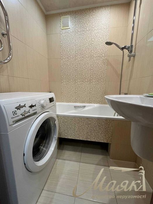 продам 2-к.кв.6/9,пр.Преображенський,25,зуп.Школа