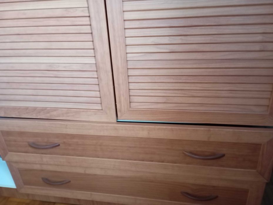 Vendo roupeiro 3 portas