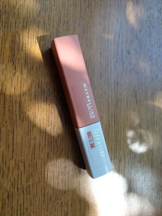 Maybelline super stay matte ink Poet