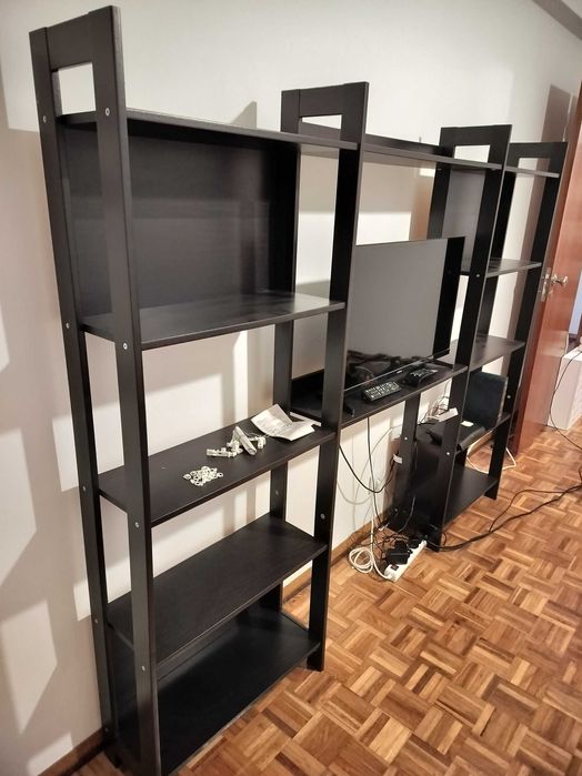 Combinação de estantes IKEA LAIVA