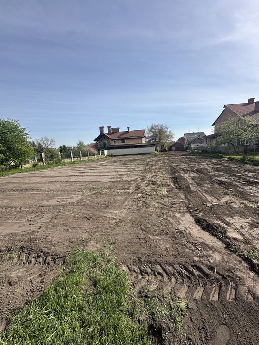 Розчищення ділянок, Вирівнювання землі.