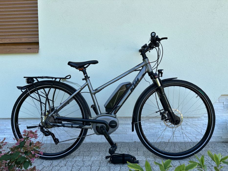 Rower KTM MACINA - wsp elektryczne Bosch, Deore, koła 28, hydraulik