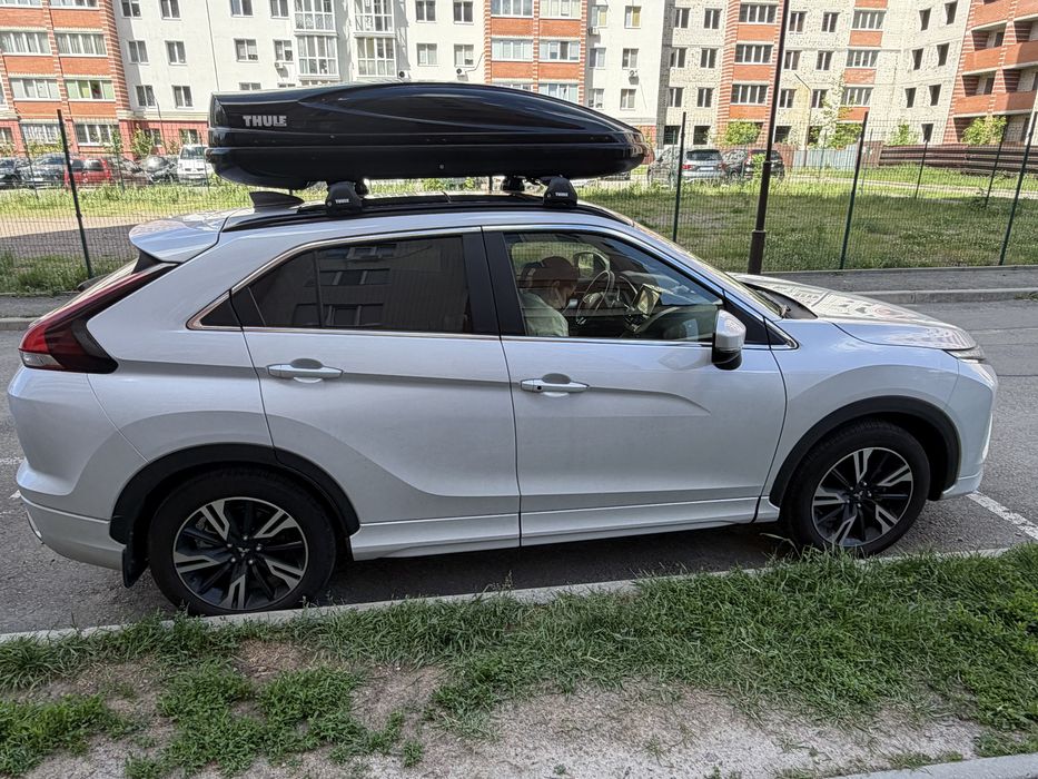 Б/у не ідеал Thule Atlantis 780 бокс на дах