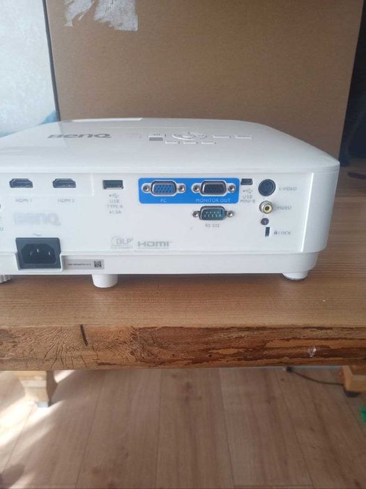 Проєктор BENQ MS560