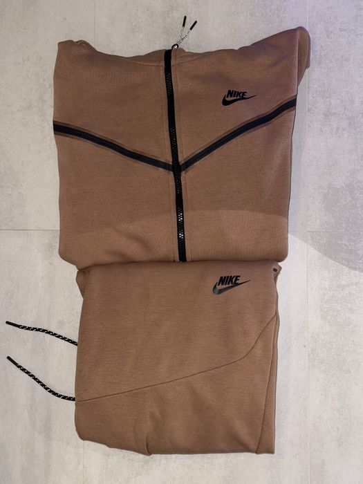 Komplet nike tech fleece rozmiar L DO NEG