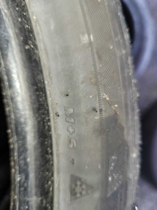 Opony zimowe 225/40R18,Hankook Kinergy.