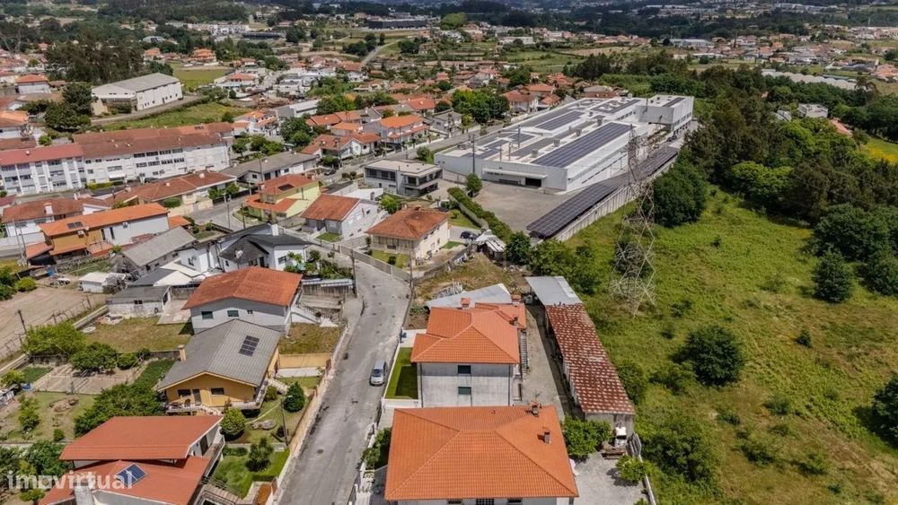 Terreno Premium em Ronfe - 860m2 para a casa dos seus Sonhos!