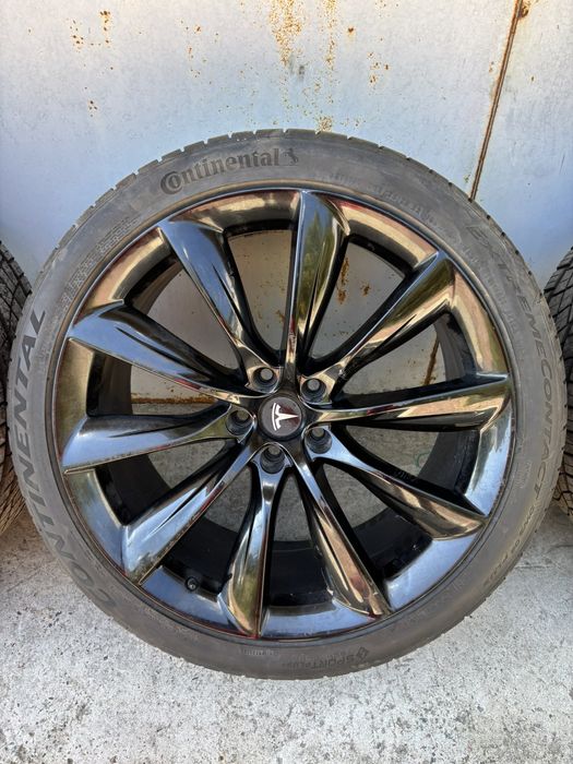 Комплект коліс в сборі 22 дюйми Tesla Model X
