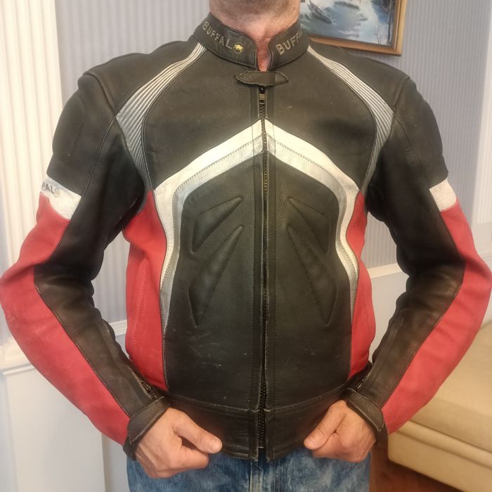 Мотокуртка Buffalo б/у кожа.