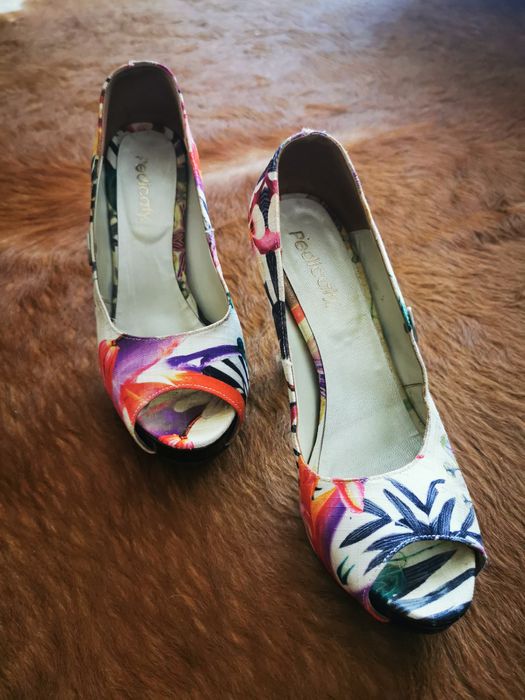 Sapatos Floridos Pedicaty
