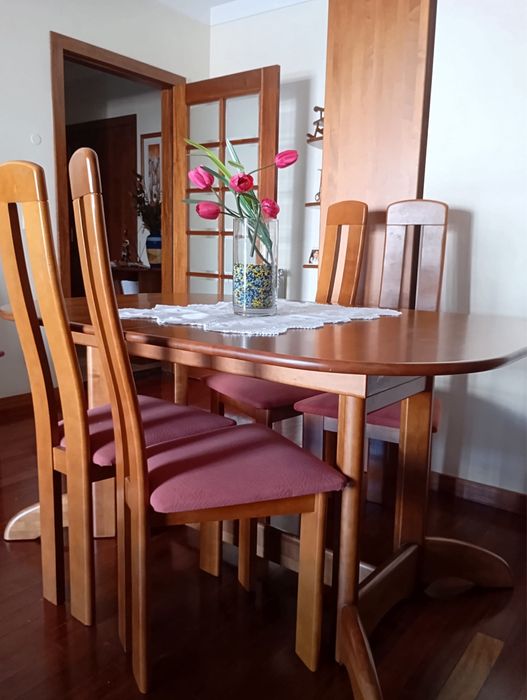 Conjunto Mesa + 4 cadeiras