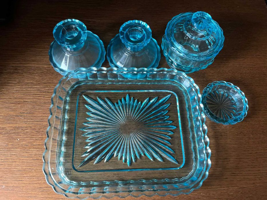 Szklany zestaw na toaletkę stół błękitne szkło vintage