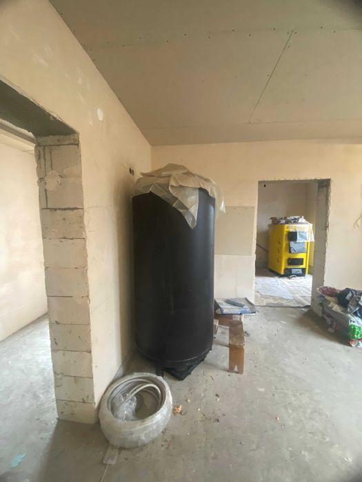 Продам ШИКАРНИЙ будинок поруч із озером і лісом