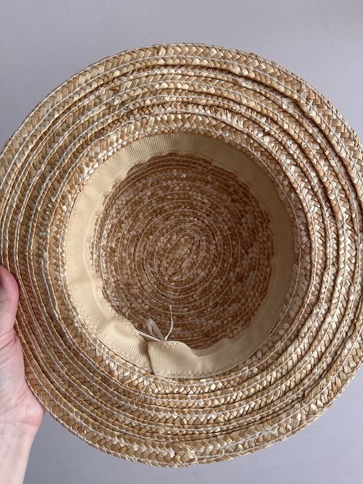 Канотьє зі стрічкою