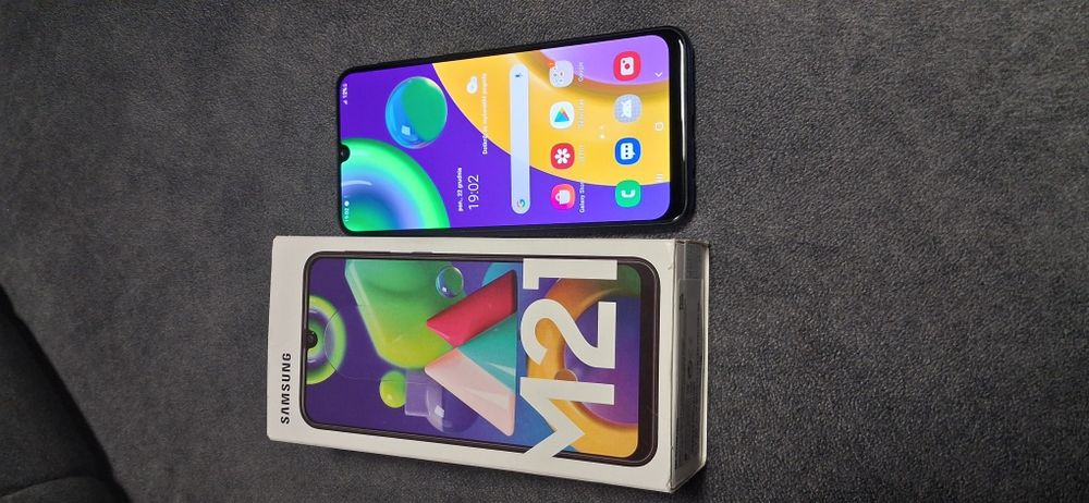 Sprzedam telefon Samsung M 21