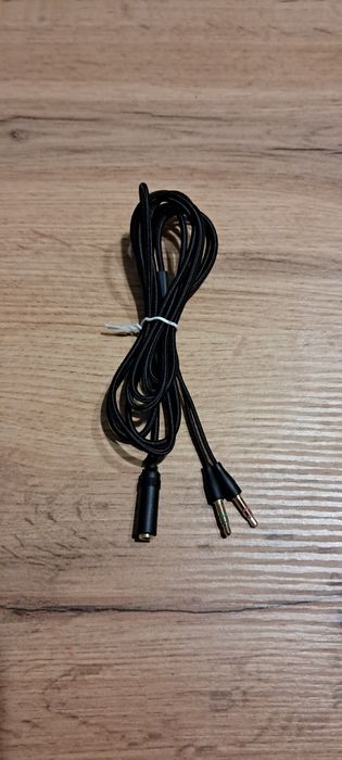 Adapter Przejściówka audio 1 x żeński 3,5 mm, 2 x męski 3,5 mm

Długoś