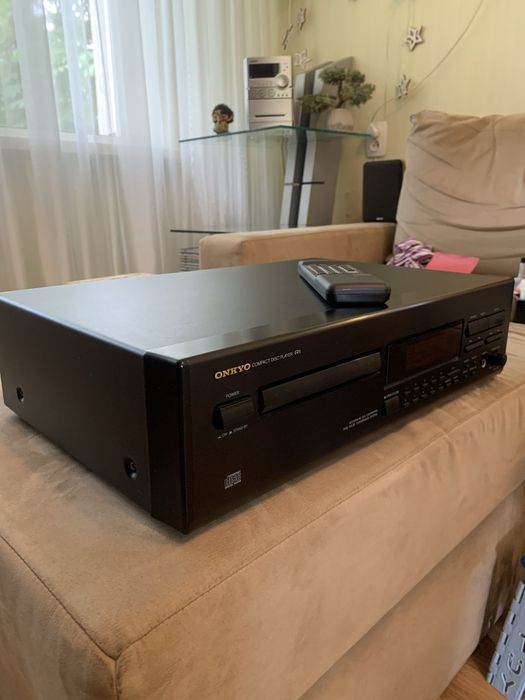 СИ ДИ деку Onkyo DX -7210