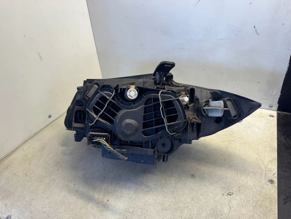 BMW 1 E87 Lampa Prawy Przód 7249650