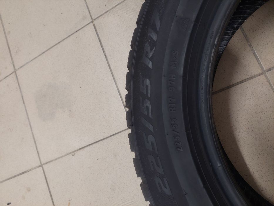 Пара зимової гуми зима зимня Pirelli R17 225 55