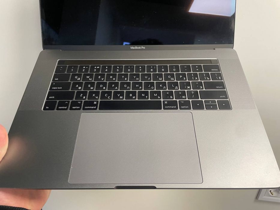 Macbook pro i7 16/256 2018