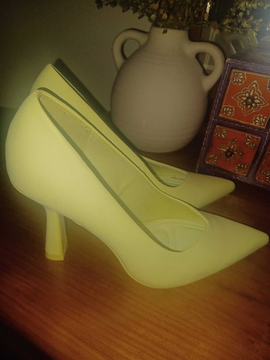 Sapatos verde alface da Stradivarius