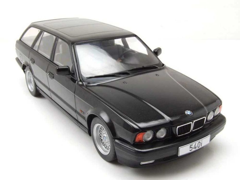 Модель MCG road cars BMW 5series Series E34 Touring black-metallic/green-metallic/silver 1:18 Машинка Металл БМВ Бєха