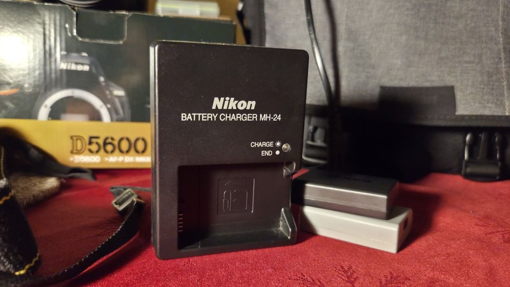 Nikon D5600 + AF-S Nikkor 18-140mm