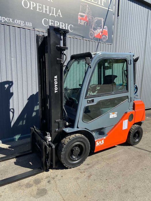 Газовий навантажувач TOYOTA 02-8FGF25, підйом-3.7м, 2018 рік, кабіна