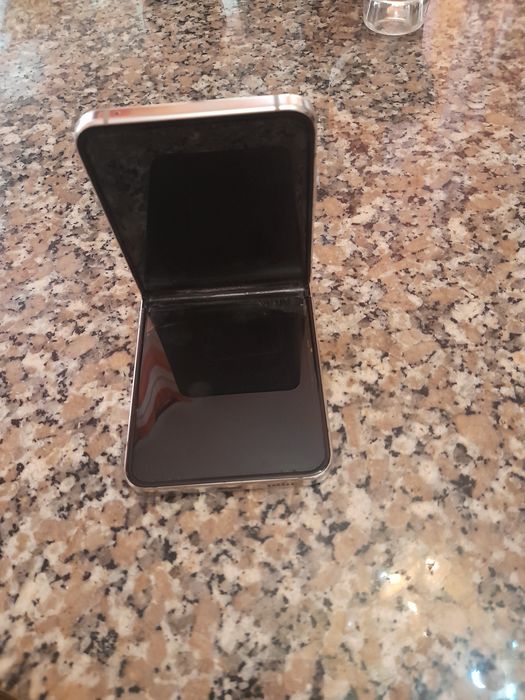 Samsung galaxy z flip 5