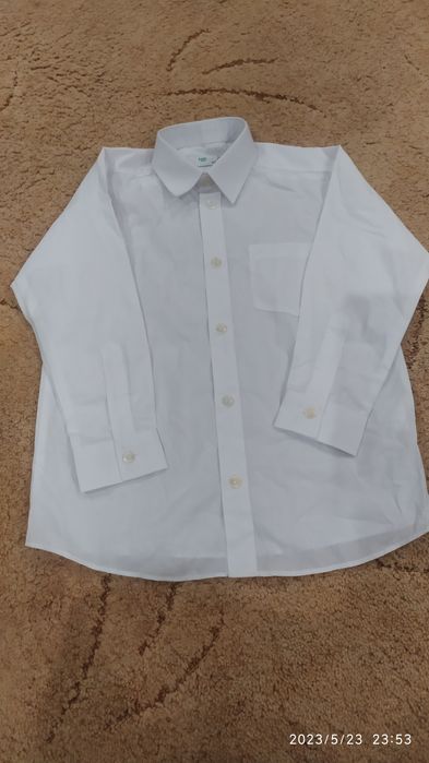 Продам рубашку на хлопчика.