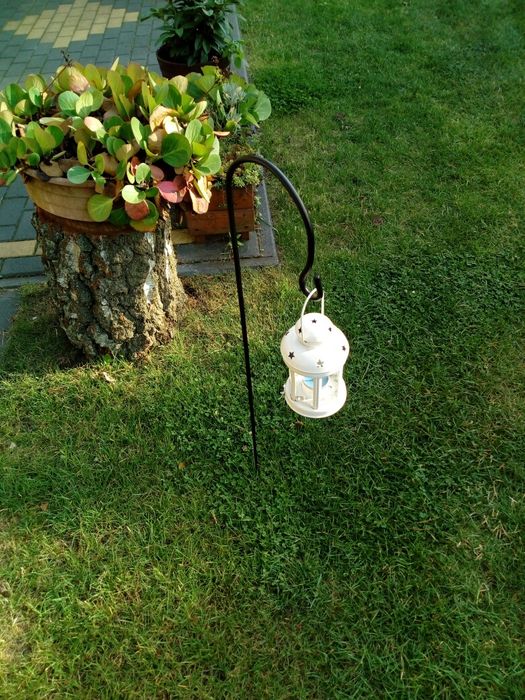 Wieszak ogrodowy na lampion