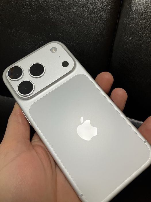 iPhone 17 Pro 256GB Silver як новий