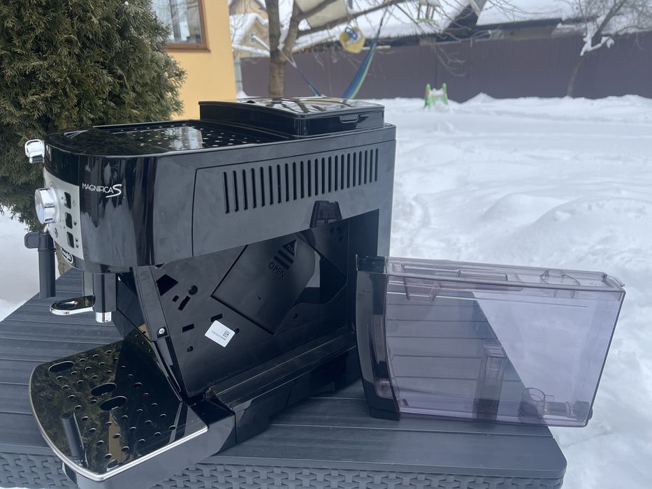 Кавомашина Delonghi Magnifica S 2021 рік гарантія