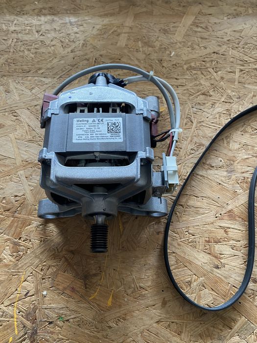 Silnik pralka Candy IWD61052