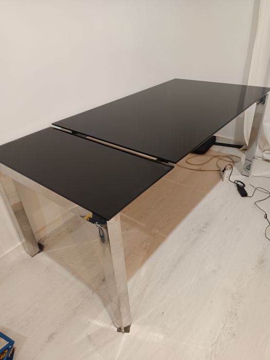 Mesa de vidro preta