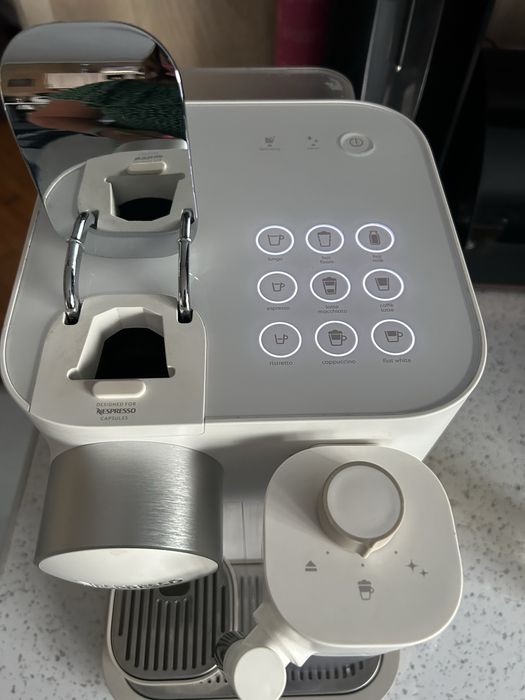 Ekspres DeLongi Nespresso E650.W
