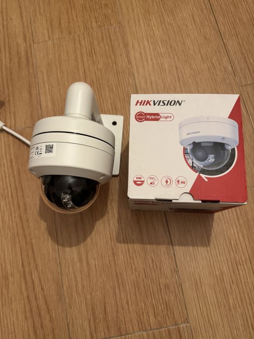 Network camera hikvision 8mp, model ds-2cd1183g2 liuf
